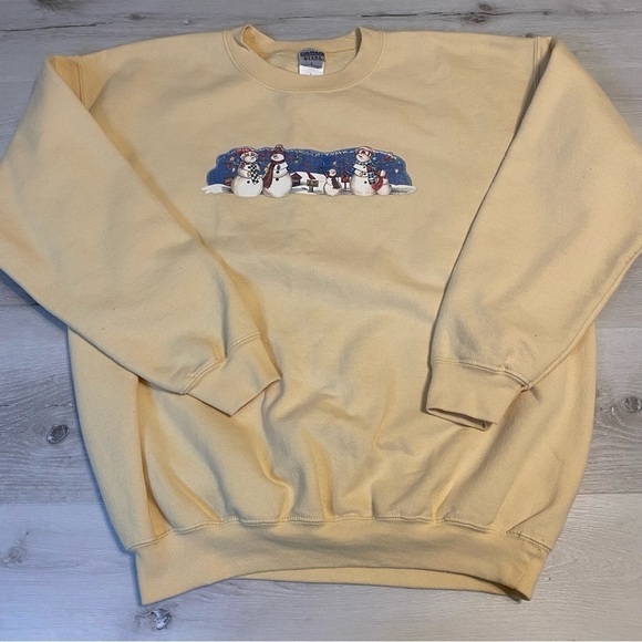 Gildan Tops - Yellow Graphic Crewneck Sweatshirt Winter Snowman Holiday Theme, size Large